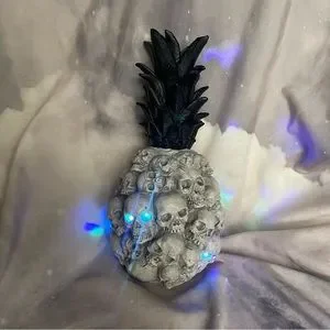 Hyde & EEK! Skull Pineapple - Thumbnail 2